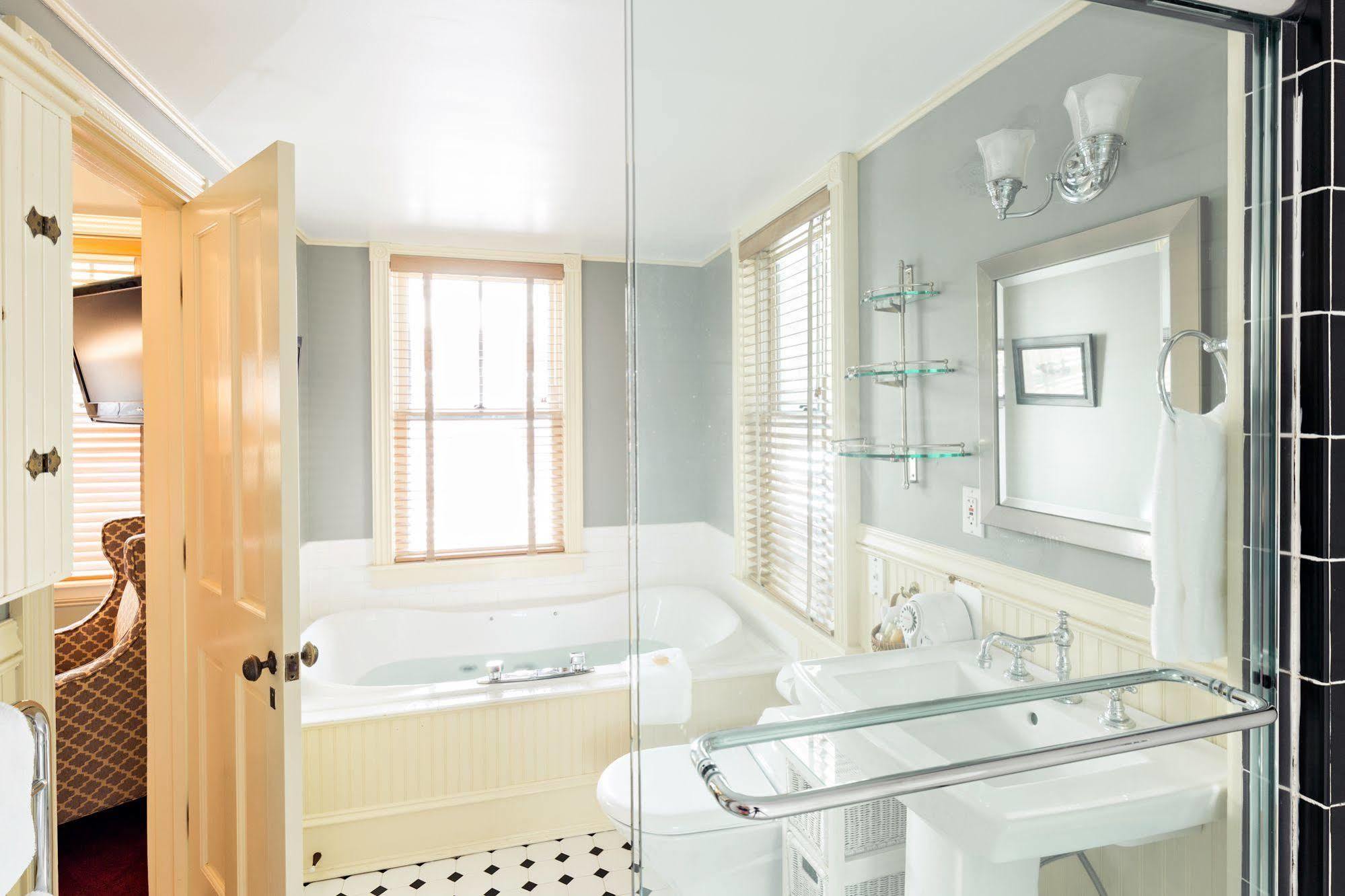 Brass Key Guesthouse Adults Only Provincetown Dış mekan fotoğraf